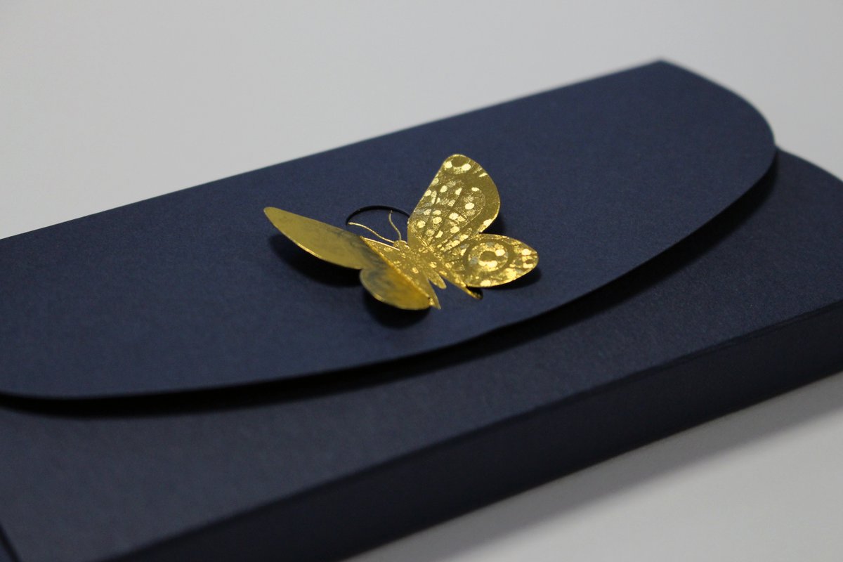 friedheim_int's tweet photo. Heat and pressure transform two substrates into one beautiful yet simple piece of packaging.
The art of finishing - there's a science to it.
#friedheim #finishing #luxurypackaging https://t.co/LQdWD1ukpG