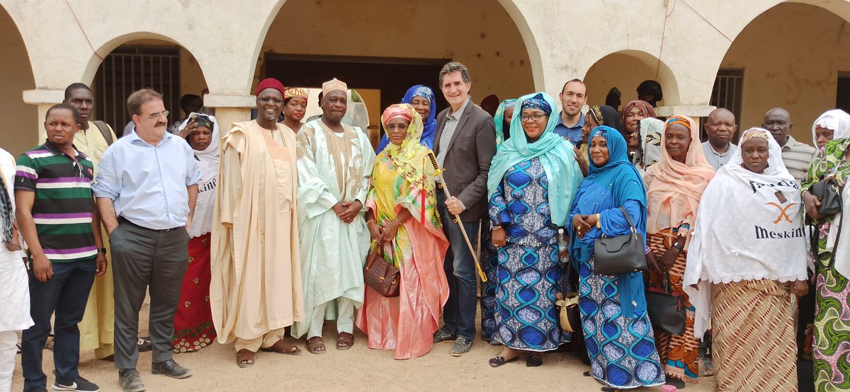 YannLorvo's tweet photo. @IFCameroun et @FRauCameroun sont avec le Lamido de #Mindif dans l'extrême-nord 🇨🇲 pour une cérémonie d'anoblissement de femmes notables. Un progrès significatifs dans la lutte contre les discriminations dont sont victimes les femmes et les jeunes filles. Bravo à l'#AFFADA! https://t.co/kjMFw6GwuT