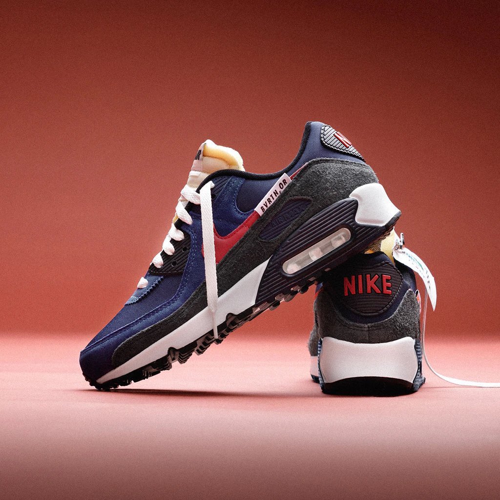 SNKR_TWITR tweet media