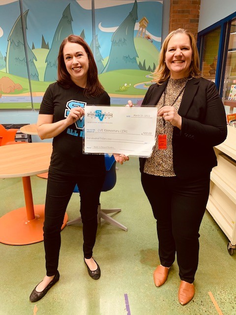SVSDFoundation's tweet photo. More rewards for reading month! SVF donated $500 to each elementary CIRC space to be used for new books that engage young readers and promote a greater sense of community. #EarlyLiteracy #ReadingMonth #SVTogether https://t.co/JPti8DkCUn