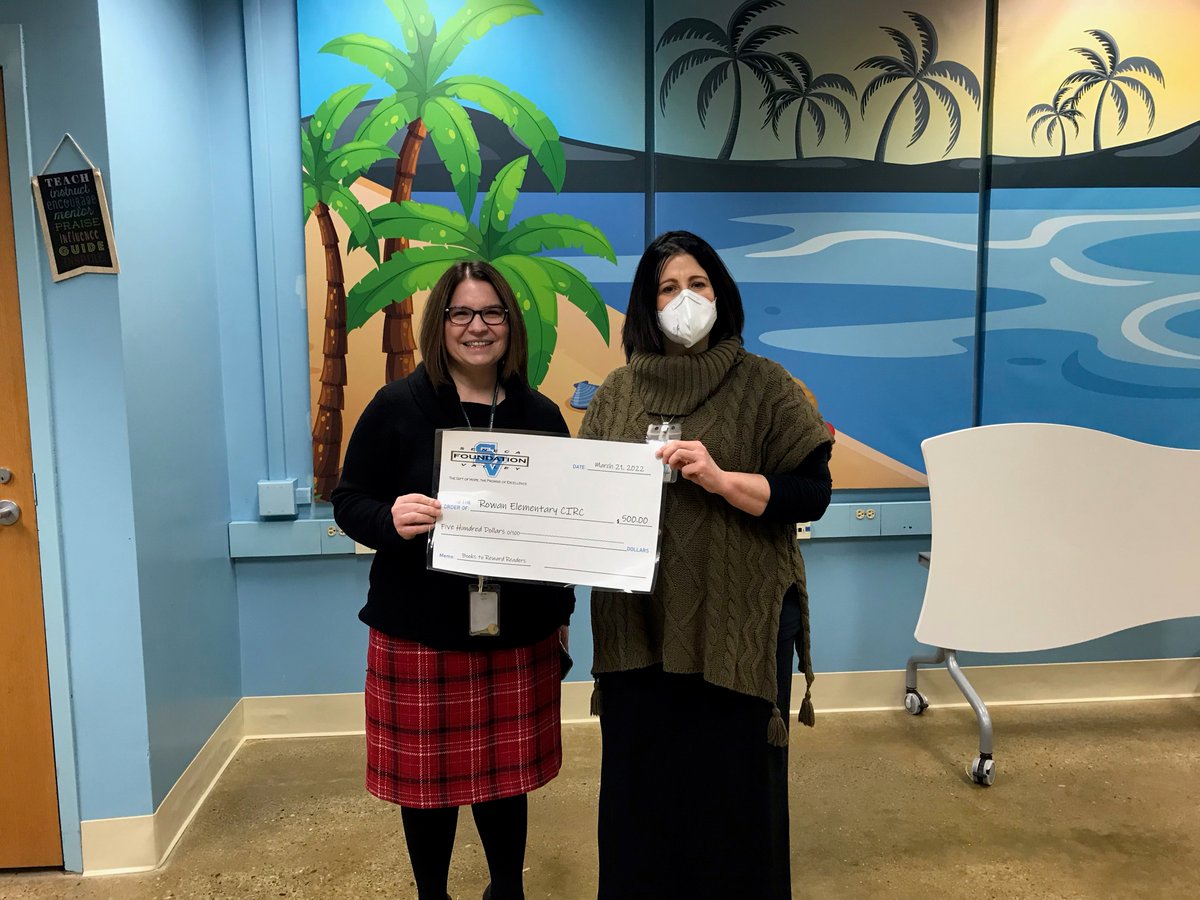 SVSDFoundation's tweet photo. More rewards for reading month! SVF donated $500 to each elementary CIRC space to be used for new books that engage young readers and promote a greater sense of community. #EarlyLiteracy #ReadingMonth #SVTogether https://t.co/JPti8DkCUn