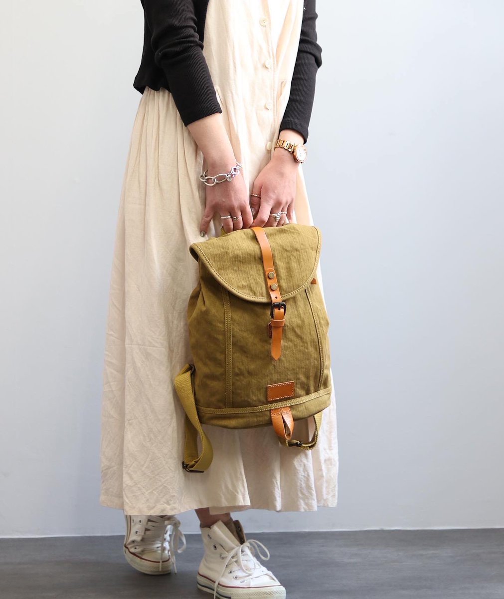 eri_happylife7's tweet photo. #今日のコーデ
#dress
#ronherman
#cardigan
#gap
#shoes
#converse
#bag
#guscio
@guscio_italy
#ガクブル
#二の腕あかん
#ワンピの可愛さがうまく伝わる写真がない笑 https://t.co/Q7M7psbIAe