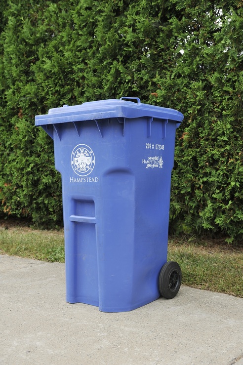 hampsteadqc's tweet photo. IMPORTANT – à compter du 1 avril, la collecte de recyclage sera le MERCREDI à partir de 7h00. ** IMPORTANT – as of April 1, the recycling collection will be on WEDNESDAYS from 7:00 a.m. https://t.co/xCljLw2etI
