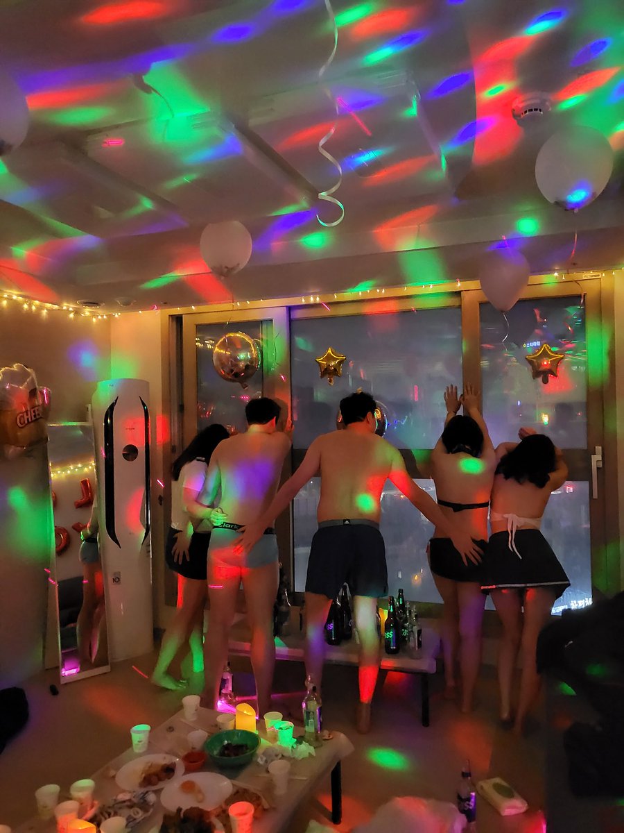 이번주내일부터  혹시 보실 부부.커플분들 연락주세요
일요일까지