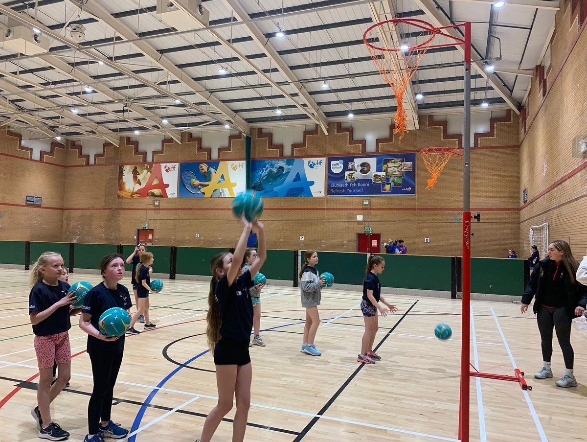 On Wednesday 23rd March in training the club did a Sponsored Shoot for the Ukraine🇺🇦 Humanitarian Appeal

The club raises £240 in training from donation from players and the club will match the funding and we will be donating £500 to the appeal 

#thankyou #diolch 

💙💛🇺🇦💛💙