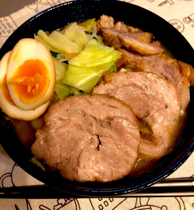 とろっとろ♡ぷりゅっぷりゅチャーシュー麺作った🥹👍🍜 
