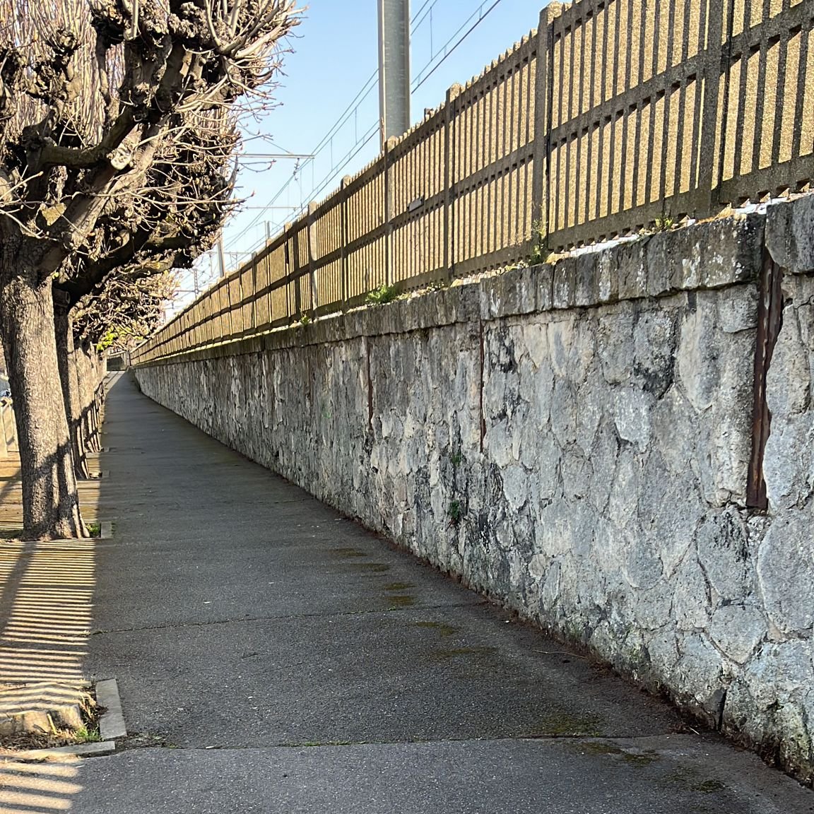 Villeneuve94190's tweet photo. PROPRETÉ
🌿 Désherbage de la piste cyclable et de la promenade au-dessus du parking du port réalisé cette semaine par les agents du service municipal de la propreté urbaine.
#propreté #circulationdouce #pistecyclable https://t.co/agCryqJHNN