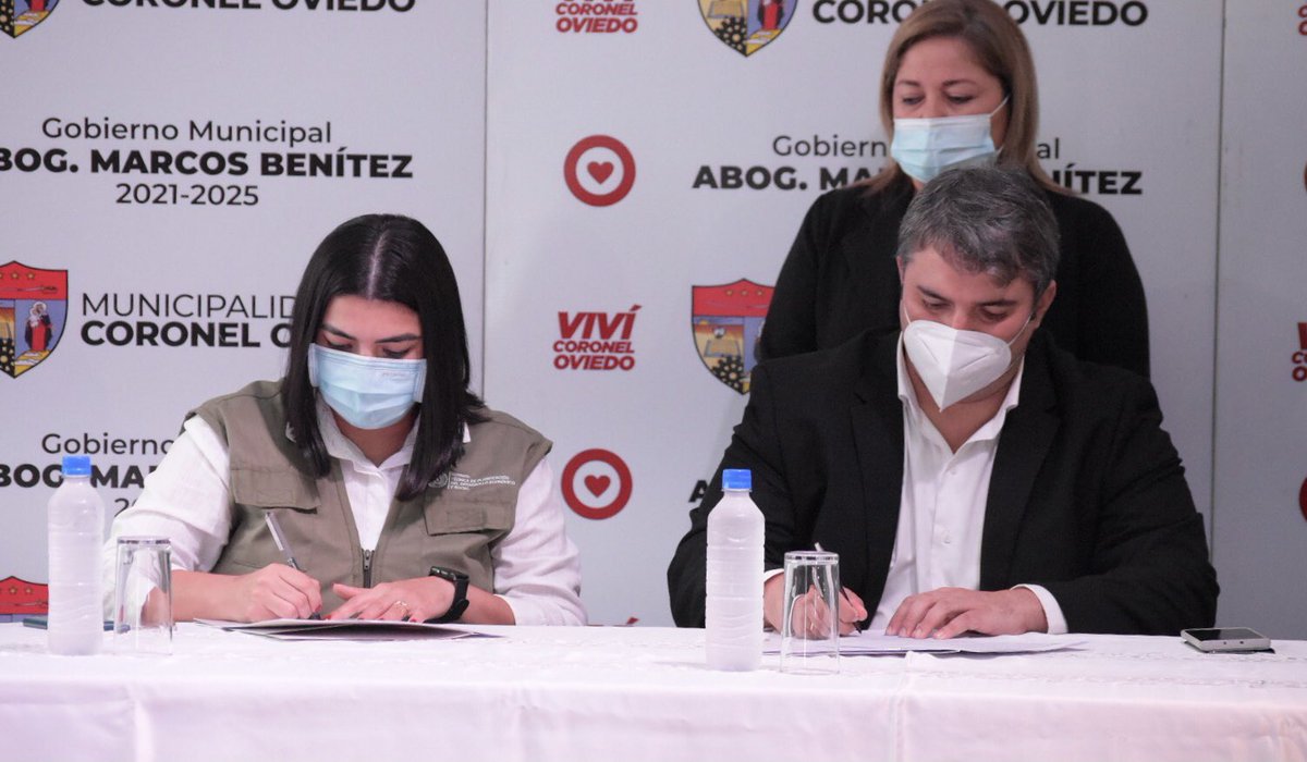 VEP_Paraguay's tweet photo. 📍Estamos en Coronel Oviedo 🙌🏼

✍🏻 Firmamos un convenio de cooperación con la Municipalidad para iniciar la aplicación de herramientas, instrumentos y metodologías de planificación urbana y territorial. https://t.co/Du7LVcCC0T