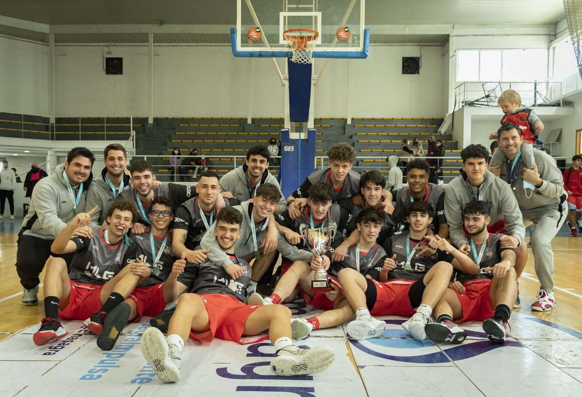 😍 El júnior <a href="/MLGELECTROSOLAR/">MLG ELECTROSOLAR</a> FCBG avanza a los cuartos de final del #CADEBAJM22.

👉 Los rojinegros finalizan en primera posición la primera fase y se enfrentarán al segundo del grupo A.

ℹ️ bit.ly/37ZdbxV
