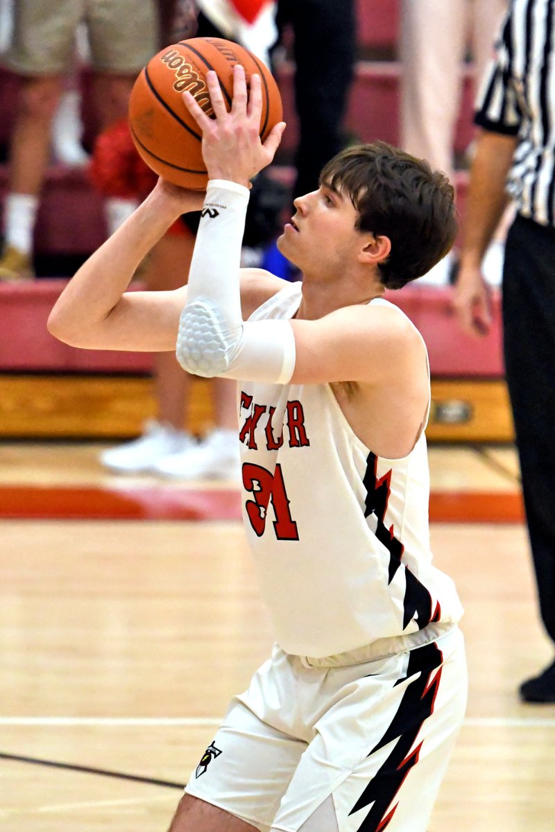TaylorBoysBask1's tweet photo. Congrats to 40%, 50%, 90% CLUB MEMBER Bobby Wonnell on his unreal shooting efficiency this season:
2FG - 100 for 188 for 53% shooting
3FG - 53 for 113  for 47% shooting
FT line - 130 for 144 for 90% shooting
For his career, Wonnell shot 235 for 269 for 87%
#TITANUP🔴⚫️🏀 https://t.co/gdgmqgTstS