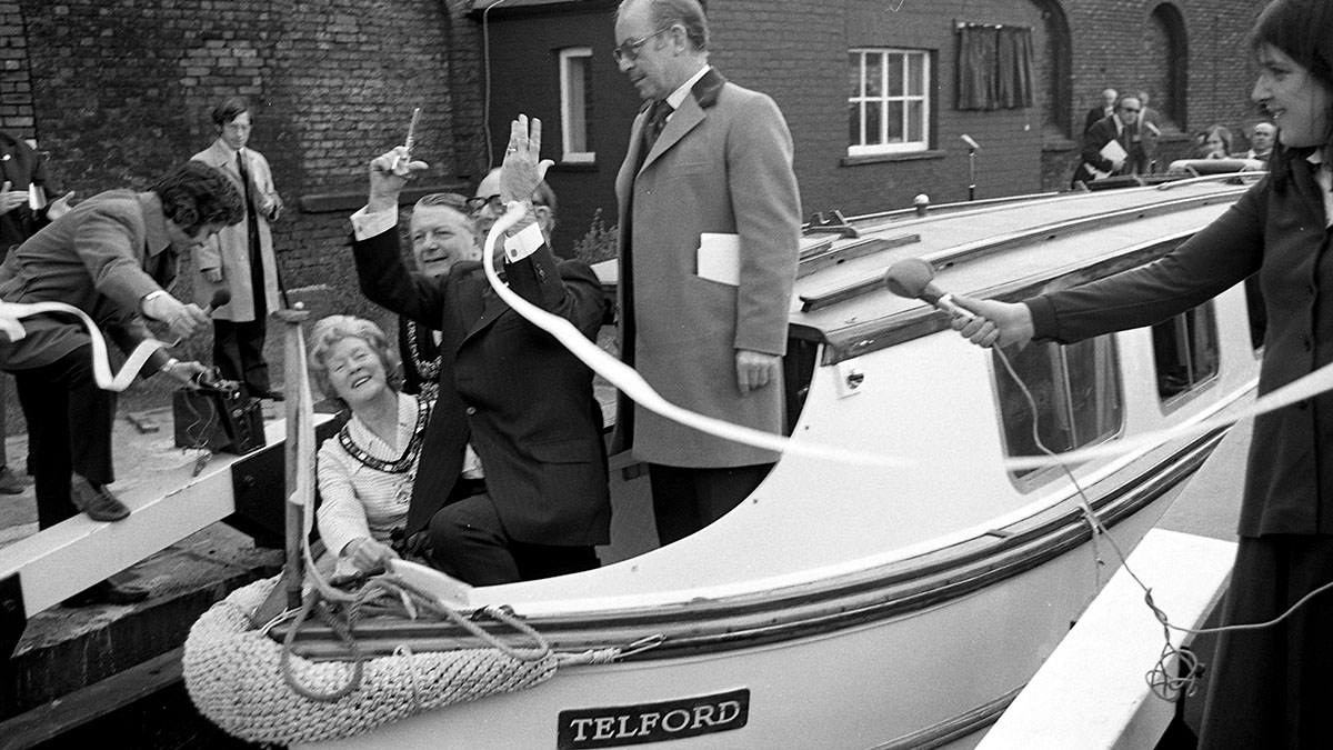 <a href="/NWMuseum/">National Waterways Museum</a> The Ashton reopened to boats on 1st April 1974. The official opening ceremony (pictured) was delayed until May so that a Government minister (Denis Howell) would be available following the Feb General Election.