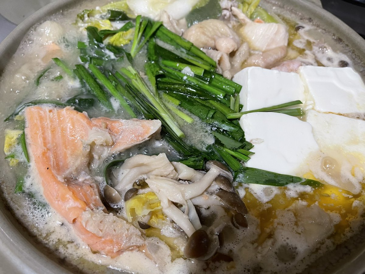 とり野菜味噌鍋と牡蠣のガーリックバター炒め作った☺️ 