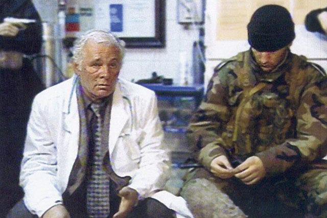 Норд ост кобзон переговоры. Доктор Рошаль на Дубровке. Переговоры с террористами в Дубровке 2002 Рошаль.