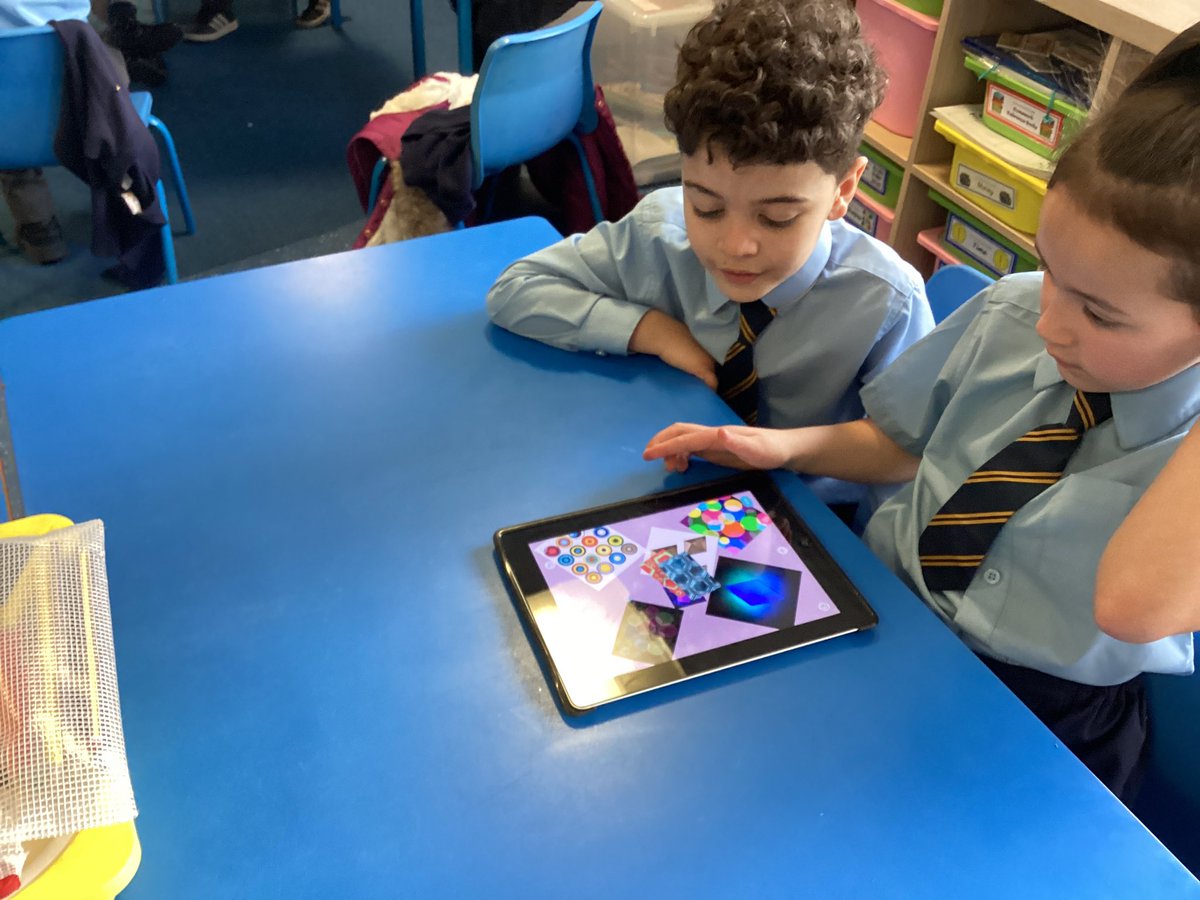 StSebastiansPri's tweet photo. Year 2 enjoyed creating digital content with 2D shapes today in computing. #StSebs #sebsmaths #Sebscomputing @llpartnership #LCQM https://t.co/FUwicotDKj
