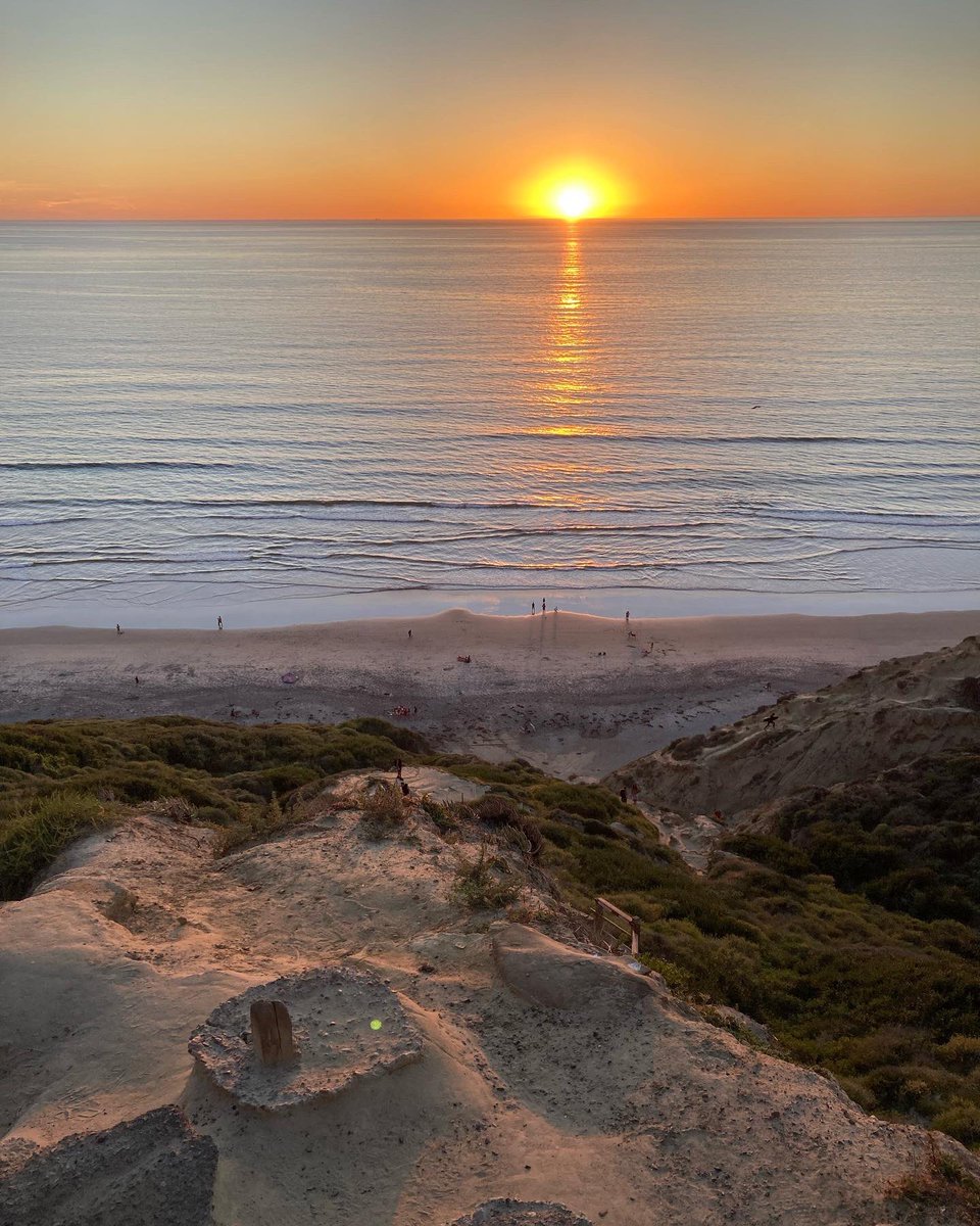 maml_UWMadison's tweet photo. Beautiful sunset in La Jolla before two exciting meetings! La Jolla Aging Meeting #LJAM and San Diego Nathan Shock Center Workshop @salkinstitute. Thankful to be here! https://t.co/GIzdTB5HOG