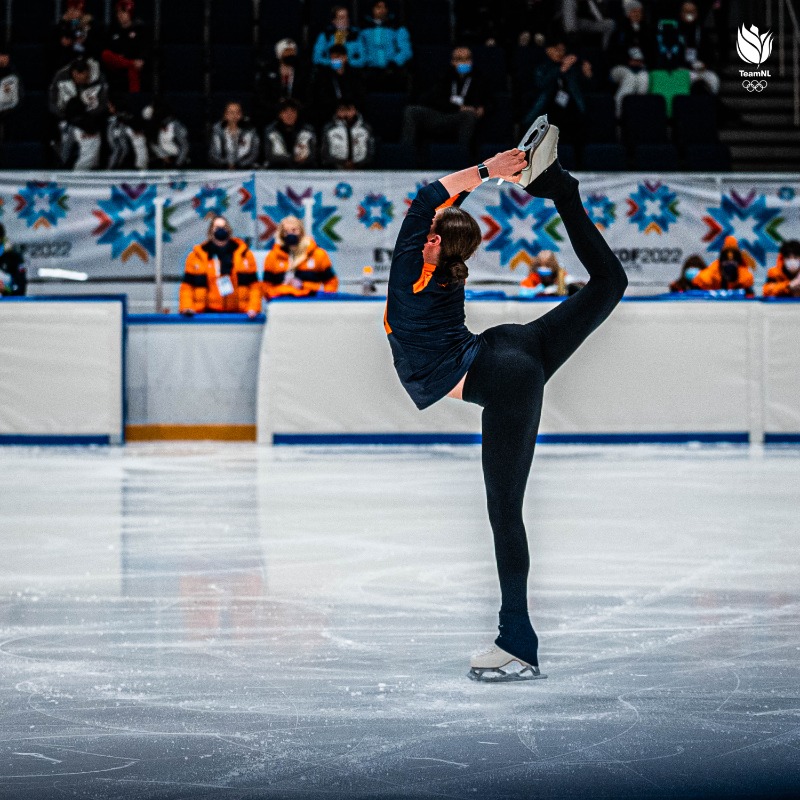 TeamNLtweets's tweet photo. KUNSTRIJDEN ⛸️

Haar beste prestatie van het seizoen, gisteren op de korte kür 💯 Wat kan Dani Loonstra vandaag laten zien in de vrije kür?

Kijk live mee 👇

#LerenPresteren | #TeamNL