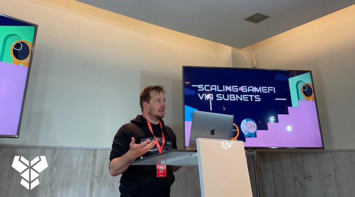 pangolindex's tweet photo. Did you catch Pangolin's Chief Herder @jtrollip's talk on Scaling #GameFi via #Subnets at #AvalancheSummit?

If you didn't, here's a 🧵 with some of the best quotes. https://t.co/NgBQ3tKTVL