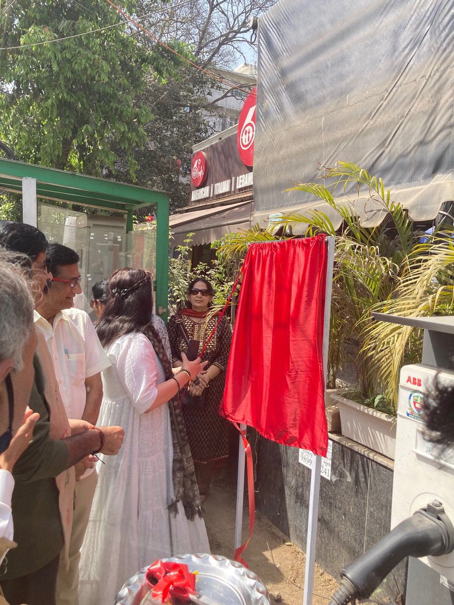 AargoEV's tweet photo. We are happy to share with you that our installed chargers at Green Park, B- 6 Market #Safdarjung Enclave Inaugurated by Smt #MeenakshiLekhi & Smt. #RadhikaAbrol.
#aargoevsmart #inauguration #evchargers #evchaergingstation #delhi #delhincr #greenpark #aargoev https://t.co/hbnMaPn8Jz