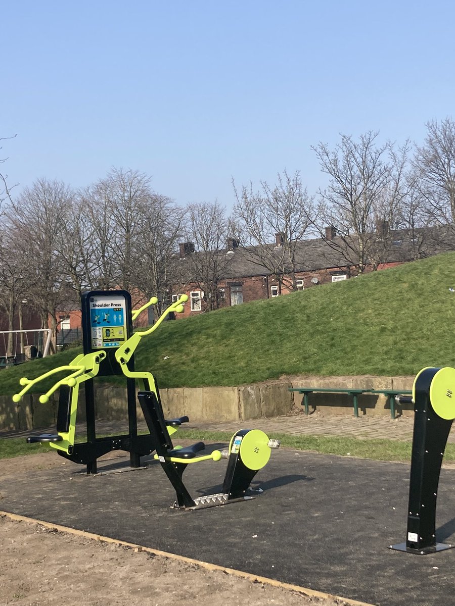 BigLocal_Oldham's tweet photo. Check out the new outdoor exercise equipment that has been put into arundel Street 
Park in clarksfield. 

 Who would be interested in some free sessions to show you how to use the equipment and PT sessions on the park using the equipment?   @OAClarksfield @ClarksfieldCG https://t.co/3i8hvaTEQX