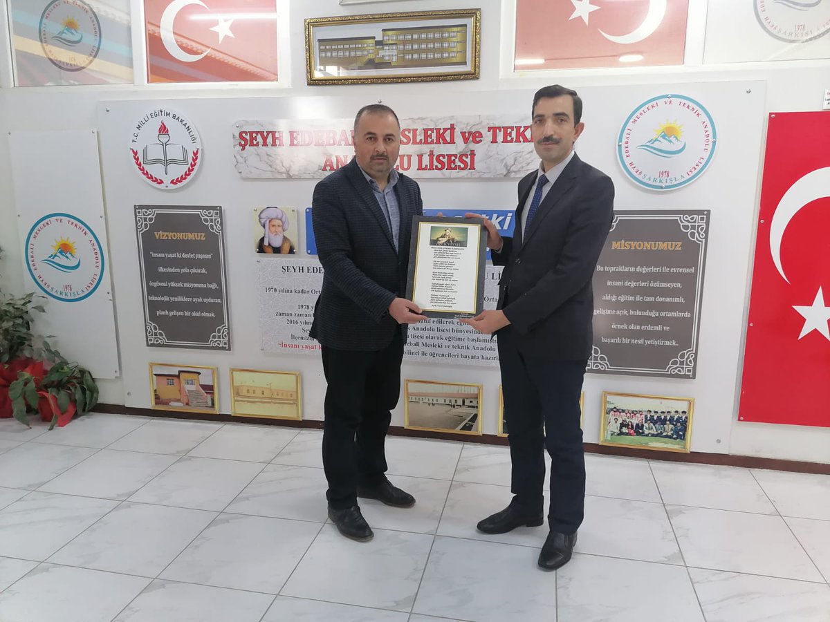 edebalimtal's tweet photo. Veda
Uzun yıllar ilçemizde görev yapan ve Kurumumuz adına birçok kıymetli desteği olan İlçe Milli Eğitim Müdürü Mevlüt ERGEN Okulumuz Öğretmen ve İdarecilerine Veda ziyaretinde bulundu.
Kıymetli Müdürümüze Yeni görevinde başarılar diliyoruz. https://t.co/0J122LdRMy
