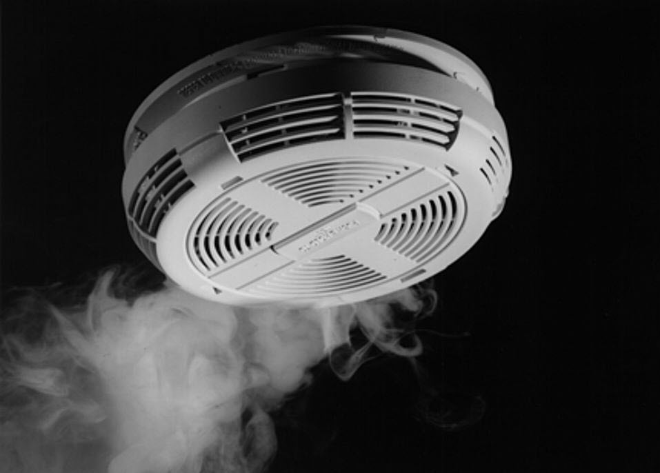 Waterloo_Fire's tweet photo. During a recent fire investigation we are very happy to report that the smoke alarm activated &amp; woke up the homeowners who were sleeping at the time of the fire. Smoke alarm did it's job! Homeowners escaped safely #SmokeAlarmsSaveLives #FireSafetyEducation #OntarioFireCode https://t.co/paPIYpMMdj