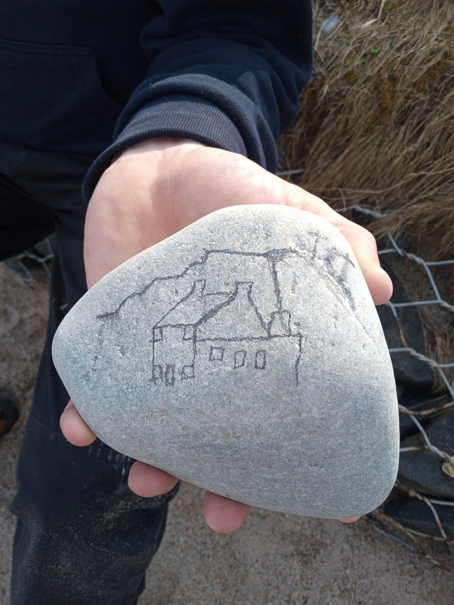 TrianglePandE's tweet image. GAPS 
Ballycastle and Armoy
Great day out on the beach. 
Kite flying, beach art and refreshments. 
We are back on ZOOM tonight 7pm for Thursday Catch up.
@TNLComFundNI 
#gaps #ballycastle #armoy