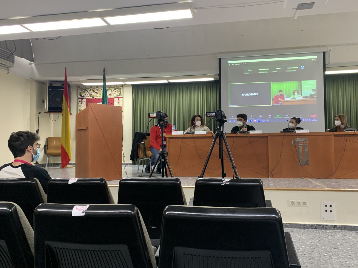 Estamos en Badajoz en #Foroem22, I Foro por la Educación Musical en España. Grandísima apuesta ibérica pro Educación Musical estatal. Felicidades a los equipos currantes <a href="/ApemexE/">apemex_edmusical</a> y <a href="/coaemcoaem/">coaem</a> ¡Y bravo Héctor y <a href="/conductormusic/">Margarita Muñoz</a>! #Foro #EdMusical