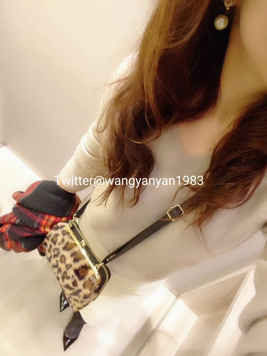 wangyanyan1983's tweet photo. 终于下班了，#黑丝 #丝袜 #美腿 #少妇 #单身 https://t.co/UByVh5lfa7