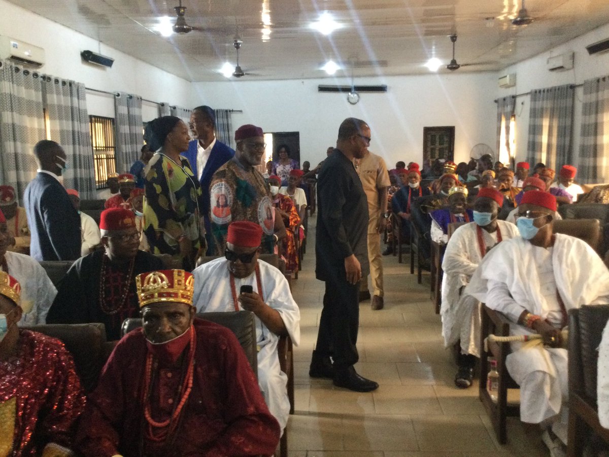 OselokaHObaze's tweet image. Peter Obi arriving to brief Anambra Traditional rulers of his intention to running for the Nigerian Presidency and get their blessings.