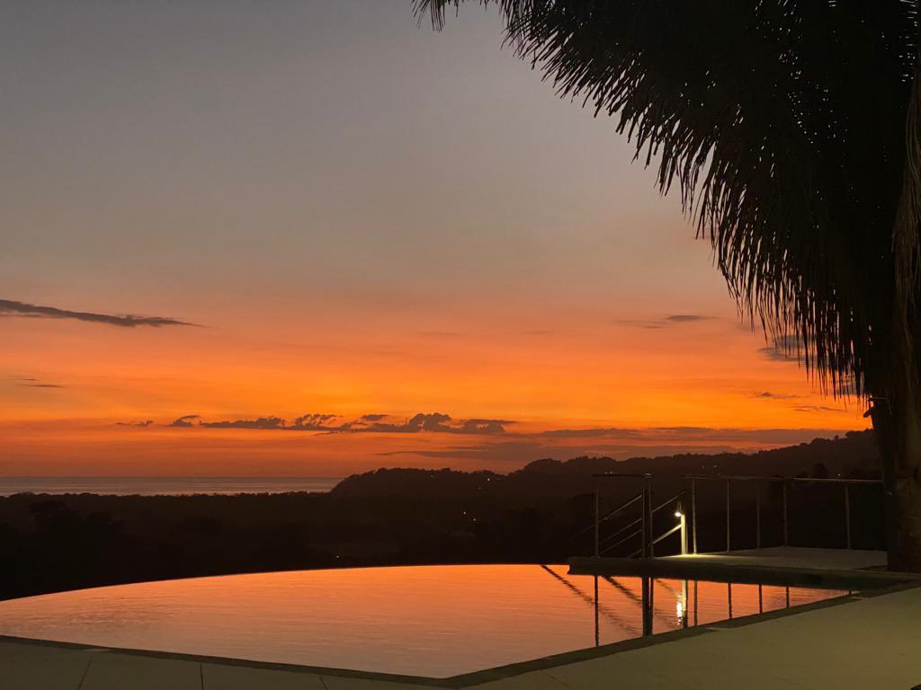 TheCRNews's tweet photo. Costa Rica Sunsets are Majestic. https://t.co/feTFUMLpEy