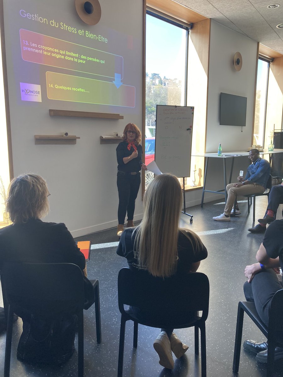 Stat In Light (@statinlight) on Twitter photo Atelier bien-être au travail « S’accepter tel que l’on est, apprendre à gérer ses émotions et son stress, première étape d’une démarche inclusive » animé par Yvonne Pfanner consultante en développement personnel et professionnel 🤝
#statinlight #atelier #salonlyon #evenement Atelier bien-être au travail « S’accepter tel que l’on est, apprendre à gérer ses émotions et son stress, première étape d’une démarche inclusive » animé par Yvonne Pfanner consultante en développement personnel et professionnel 🤝
#statinlight #atelier #salonlyon #evenement