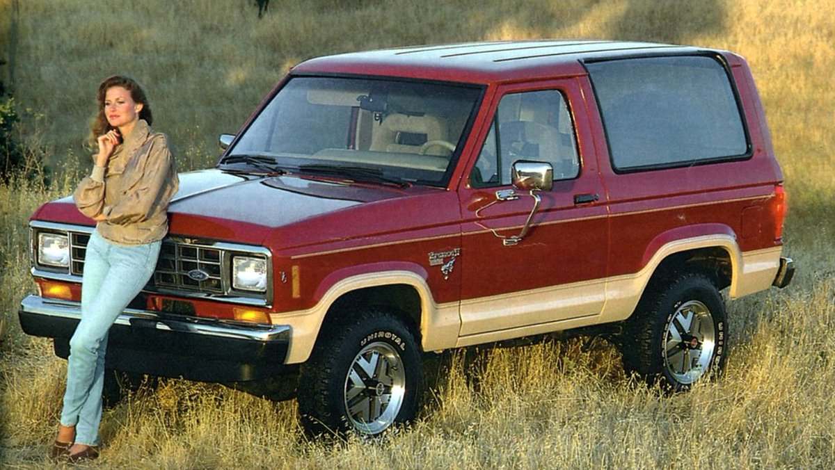 Ford_WestboroHC's tweet photo. Throwback to the Ford Bronco II - available from 1984 to 1990, this smaller version of the full-size Bronco was based on the compact Ranger pickup chassis.
#TBT #ThrowbackThursday #Bronco #BroncoII #FoMoCo #OldSchool #SUV #4x4 #HerbChambers https://t.co/SiNP9Y0Nty