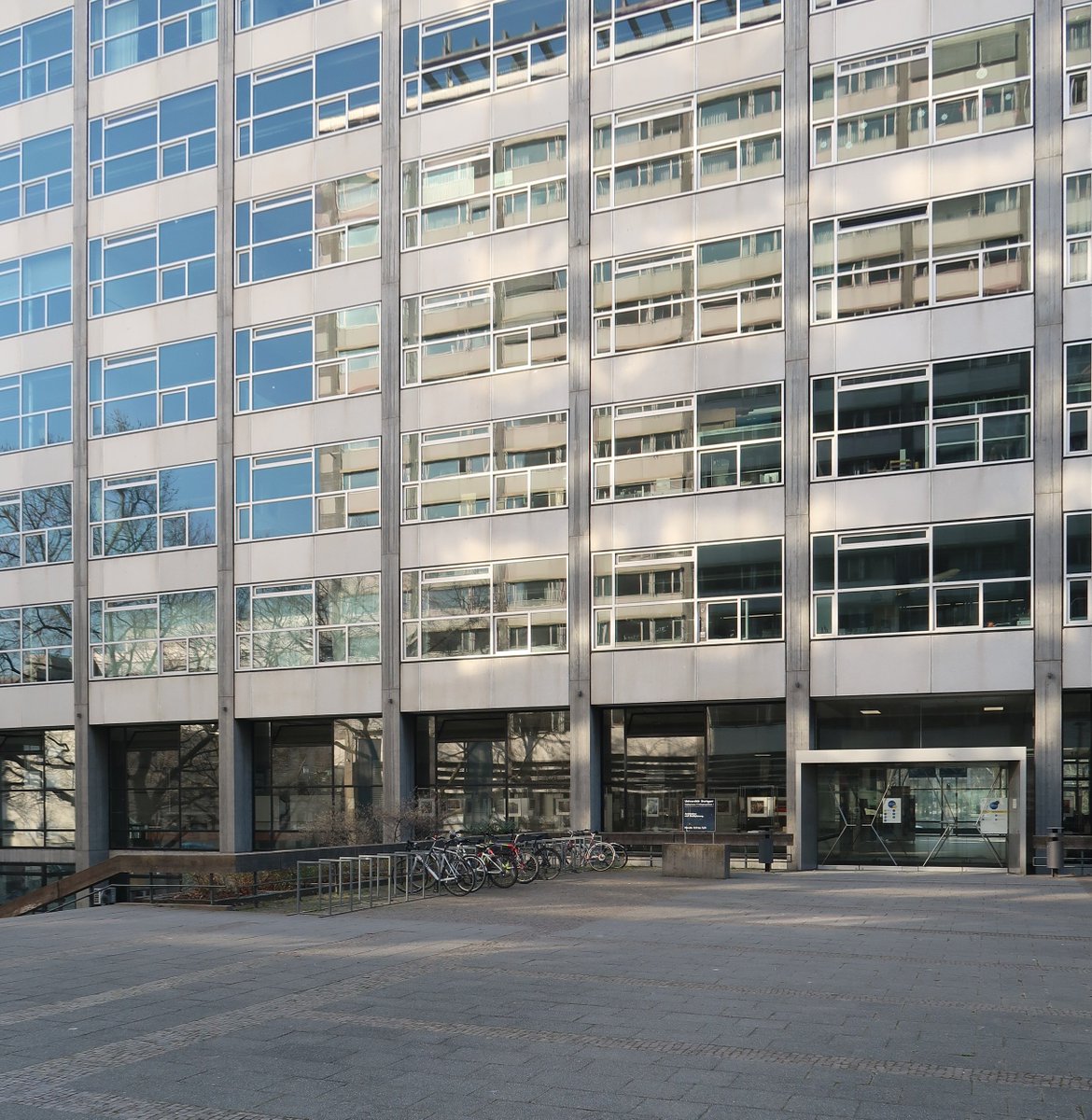 schelbertgeorg's tweet photo. Uni Stuttgart Kollegiengebäude I, Gutbier/Wilhelm/Siegel 1956-1960 #architecture #archhist #kht2022 https://t.co/JZWB6OXe7l