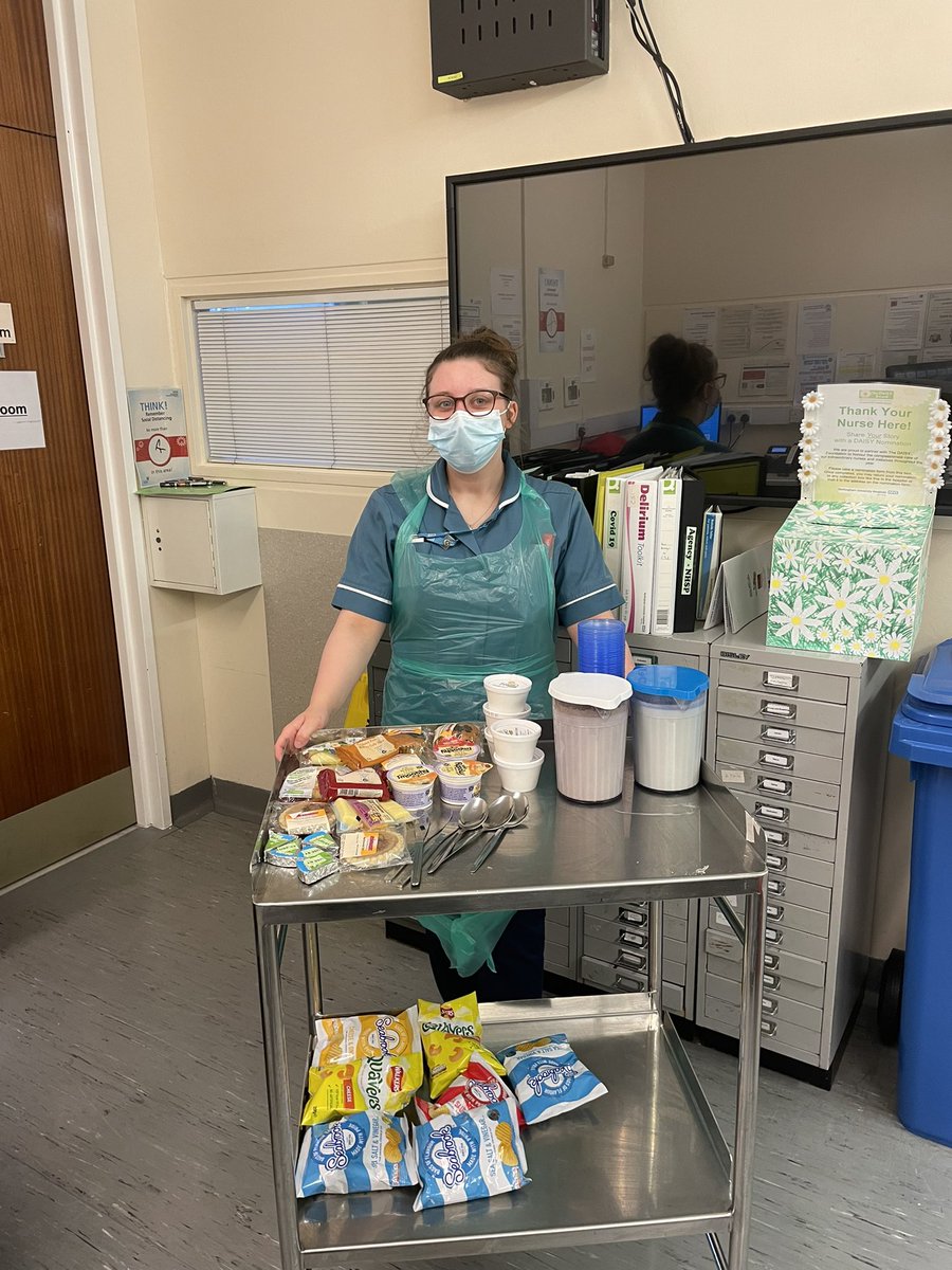 It’s snack time!🥛🍨🧁🍪 <a href="/HcopTeam/">TeamHCOP_NUH</a> @TeamNUH #snacks #PatientCare #nursing
