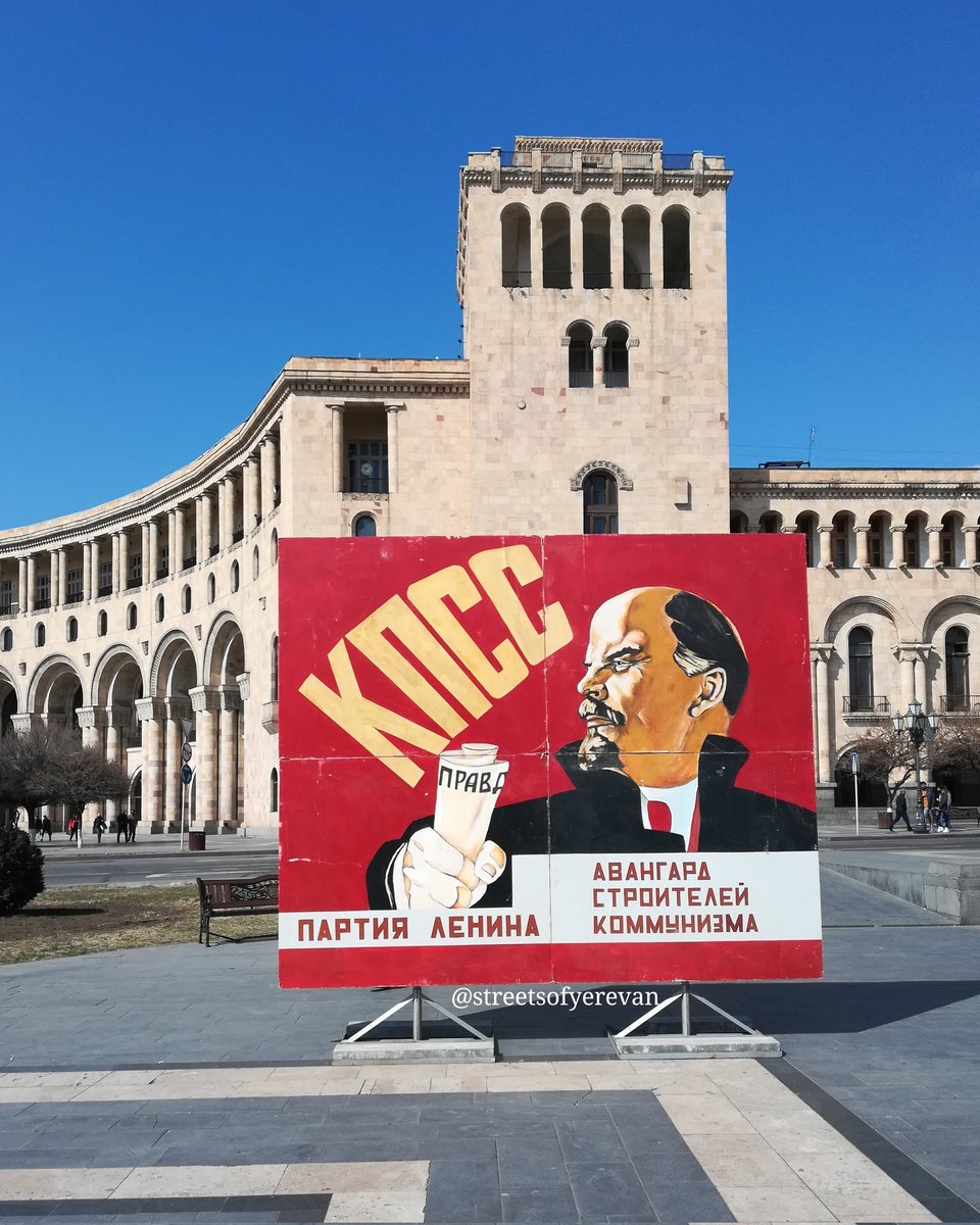 streetsofevn's tweet photo. Մի քանի տարի առաջ սովետի մասին ֆիլմ էին նկարում ռուսները հրապարակում.. Սա էլ էդ օրվա կադր եմ բերել Ձեզ։

Հուսանք միայն ֆիլմերում կտեսնենք սովետը այլևս։ 🥺🙏
.
#Yerevan #Armenia #StreetsofYerevan https://t.co/b3BXH0O4qY