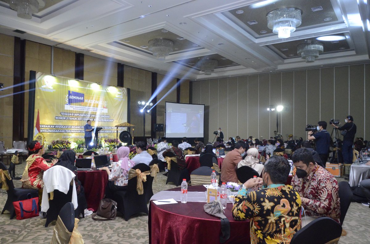 DPR_RI's tweet photo. Pusat Pemantauan Pelaksanaan  Undang Undang Badan Keahlian DPR RI menyelenggarakan Seminar Nasional, di Serpong, Tangerang Selatan dalam rangka untuk mendapatkan masukan  berupa data, informasi dan kritik yang membangun dalam rangka fungsi pelaksanaan DPR RI. #SetjenDPR #BKDPR https://t.co/nIvmIdjzV8