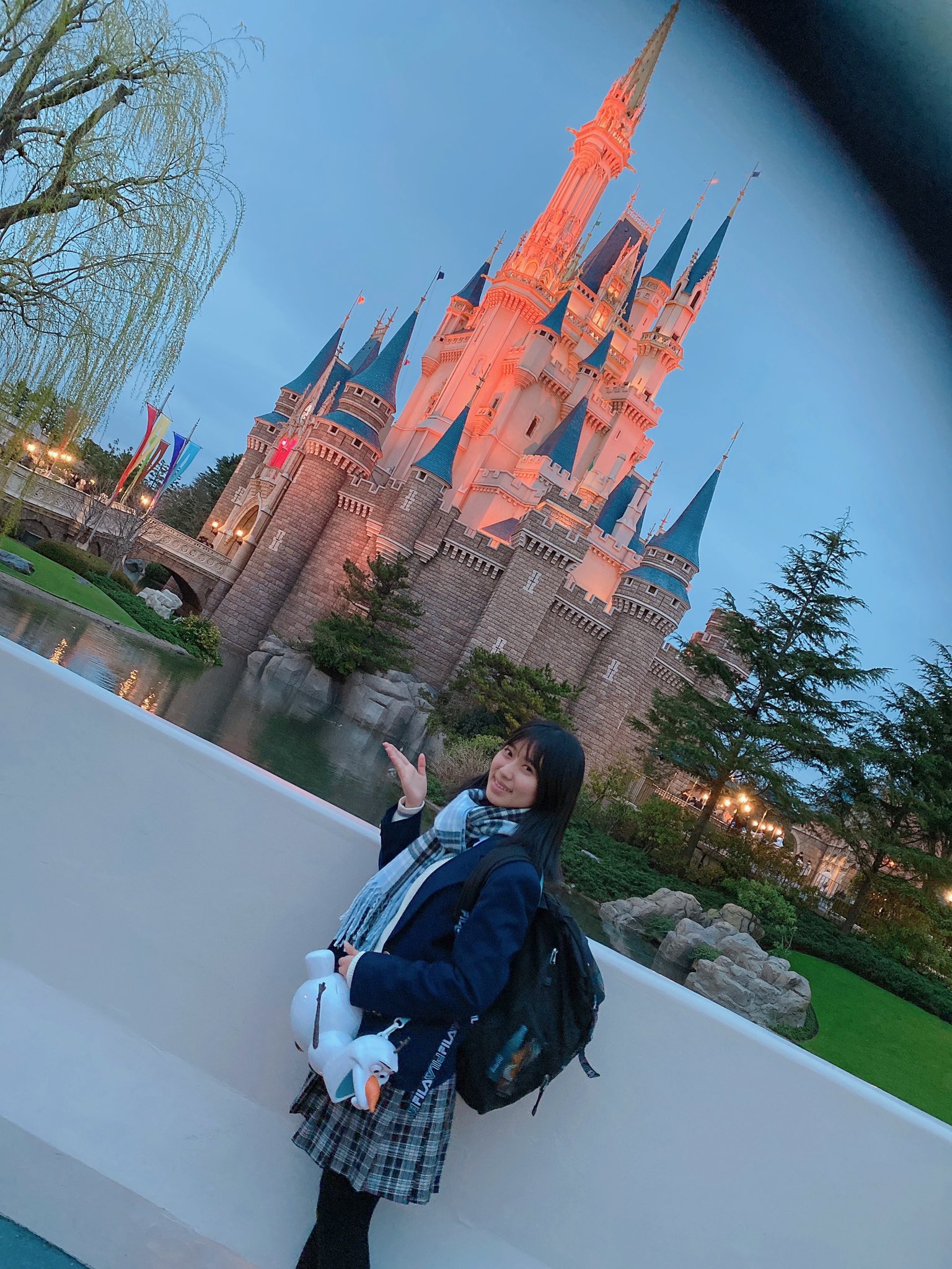 せな ディズニーランドに行ってきました 初 制服ディズニーではしゃぎまくり スペースマウンテンは変なところを見てる写真しかありませんでした Nap 長良マネジメント 制服ディズニー 卒業ディズニー 新jk T Co 9ooeexqeeh