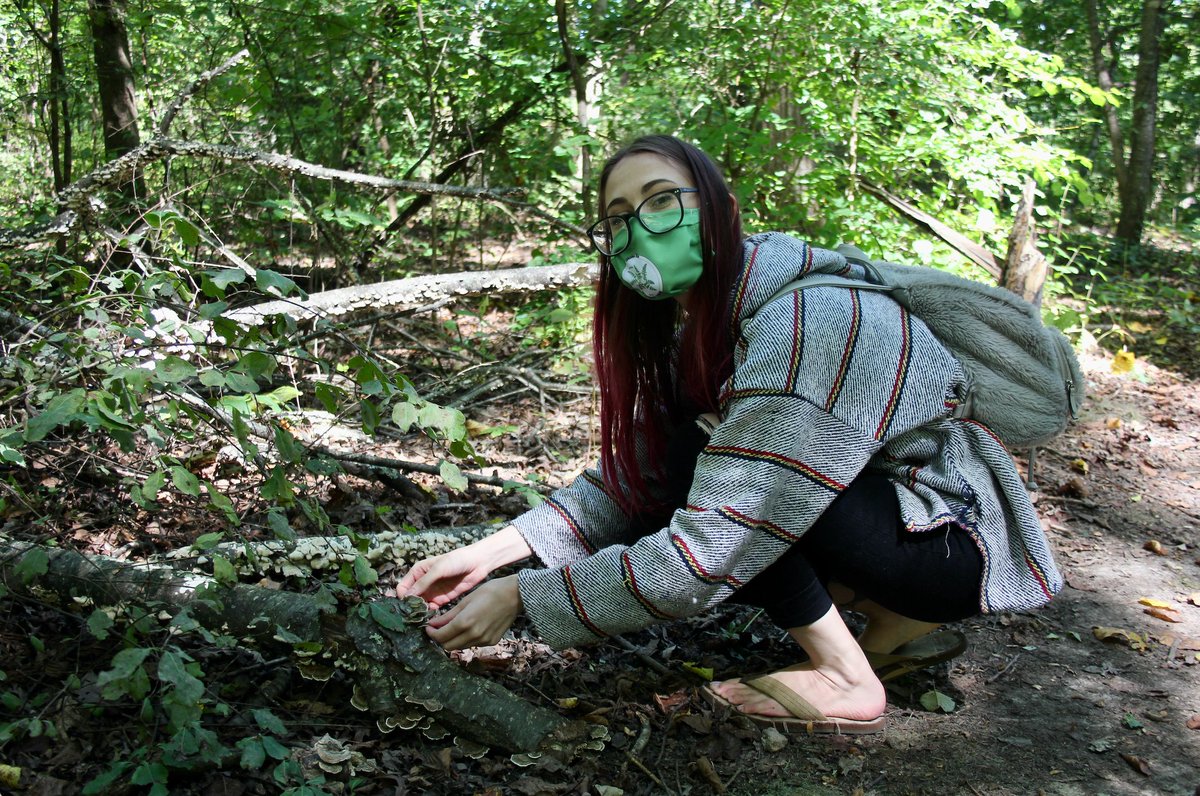 MasseyHerbarium's tweet photo. Congrats to Chrissie Herzog on her grant from Friends of Stadium Woods and the @CFNRV to identify mushrooms in Stadium Woods!

Chrissie is a @vtbiochem major and is inventorying mushrooms in Stadium Woods for her #UGresearch project. https://t.co/x8x40LHm3C
