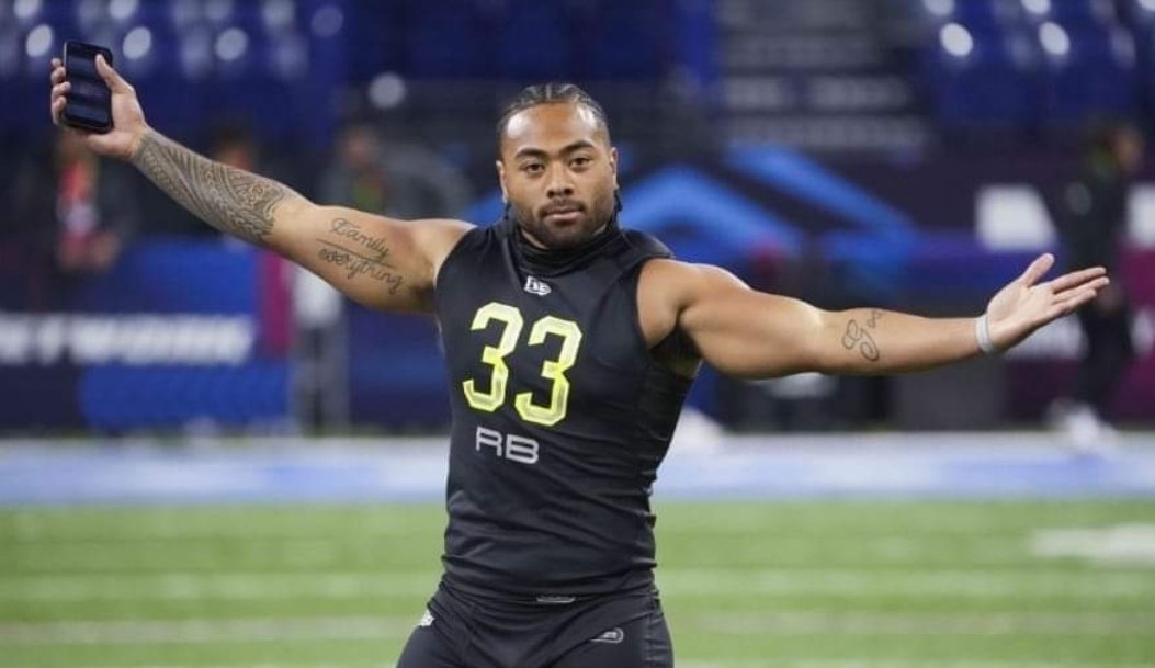 DWarren73's tweet image. "It was all a dream" ... that turned into reality with focus,commitment, and dedication. Well deserved Champ! Ancestors are smiling.