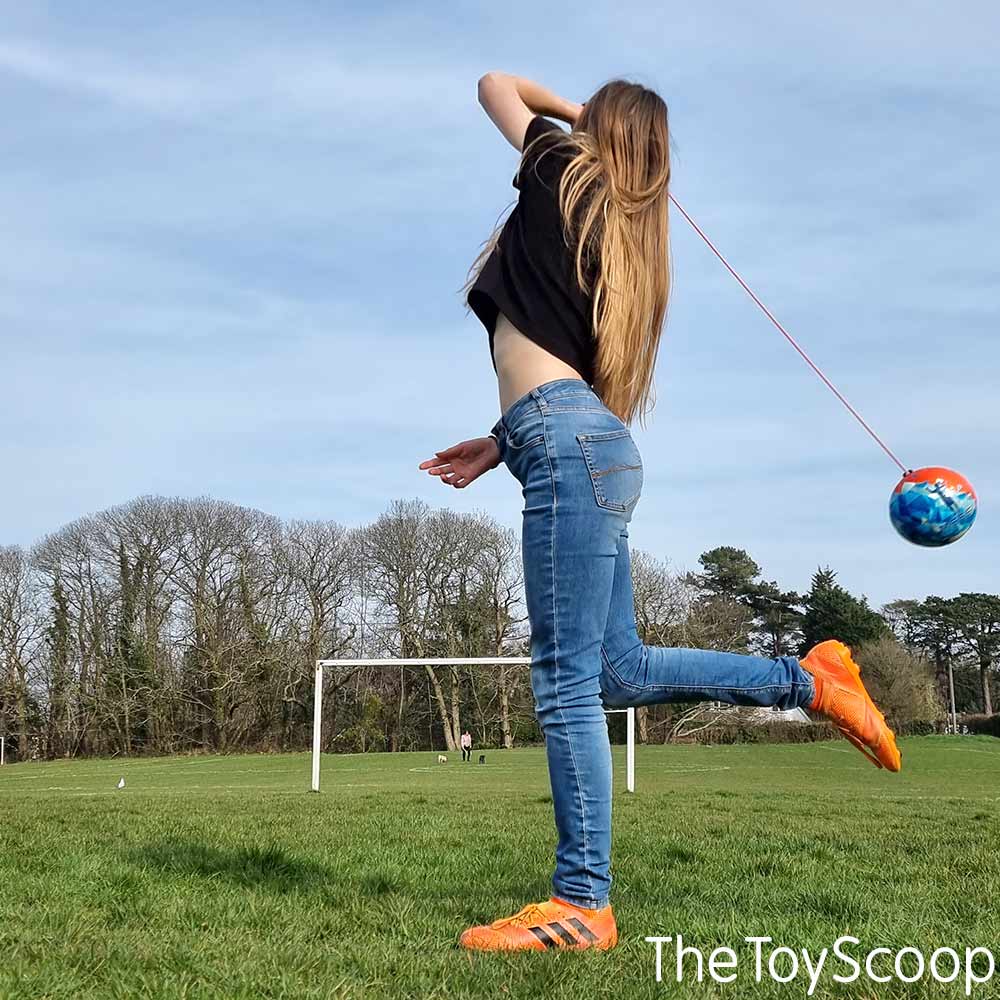 TheToyScoop's tweet photo. (advert) Improve football skills using the Messi Training System range of football. Plus enter a comp to meet Messi himself! Read more here https://t.co/RSAGBKDFiQ #footballtoys #meetmessi #activekids #kidsfootball https://t.co/AqJLKs867Y