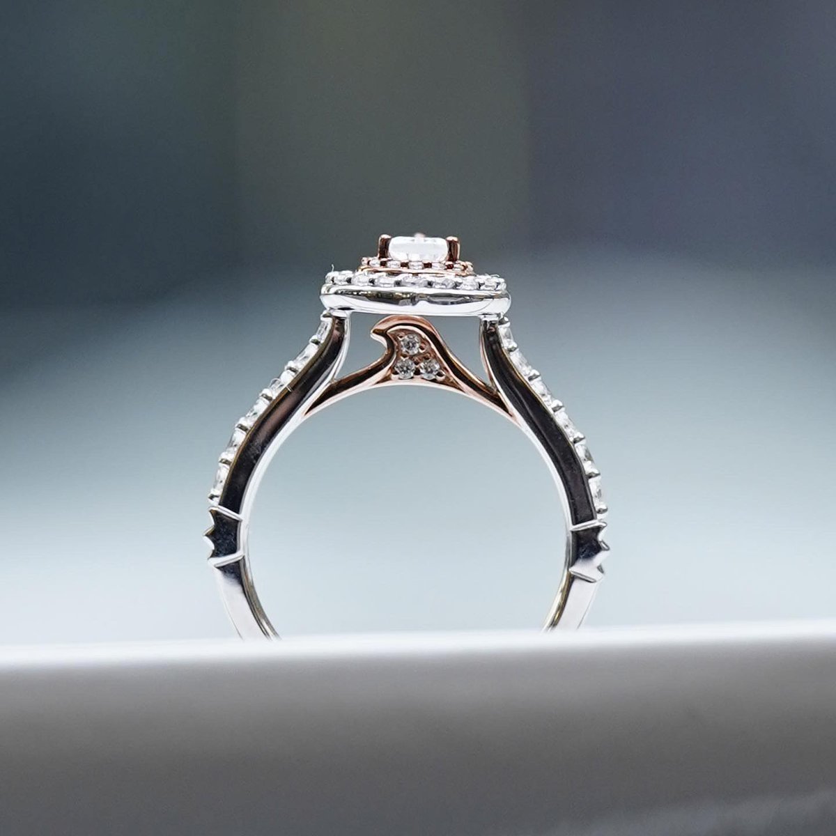 ZalesJewelers's tweet photo. Make waves in this Enchanted Disney diamond engagement ring inspired by your favorite sea-faring heroine, Moana! π
γ»Explore the Collection: https://t.co/OEcdNxQtwO
#LoveZales #Moana #Disney #EnchantedDisneyFineJewelry #Diamonds #DisneyPrincessStyle #DisneyPrincess https://t.co/SSsnic7o1I