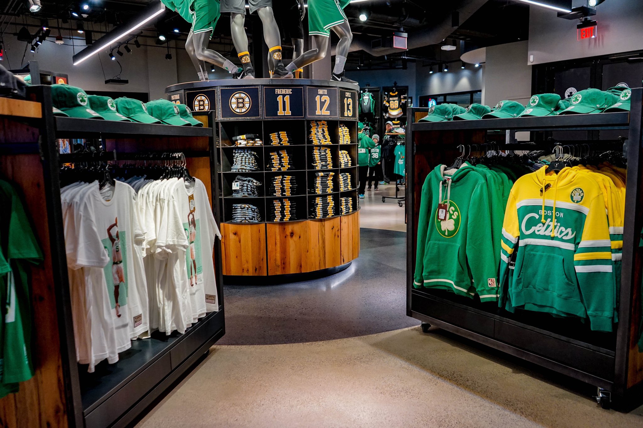 X \ Boston ProShop على X: The #BostonCeltics did it again last night! Stop  by the ProShop powered by '47 to pick up the latest gear or shop online at