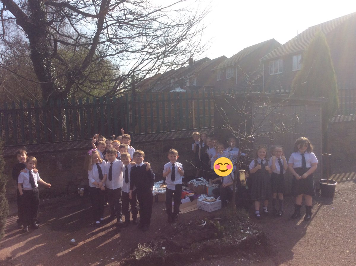 ASALeavers261's tweet photo. We have had THE best afternoon testing our models to see if they are waterproof, out in the sunshine! #ASADtech #ASAOutdoorlearning https://t.co/Z5AQYrOa6T
