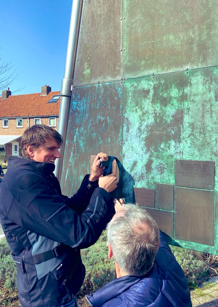 JGAPaans's tweet photo. Alblasserdammers die houden van Alblasserdamsnieuws vieren vandaag Koperen feest! 12,5 jaar geleden richtte Peter Stam zijn onafhankelijke online nieuwssite op. Inmiddels niet meer weg te denken als online platform voor ons Damdorp. #Onafhankelijk - #Informatief - #Verbindend https://t.co/n4bCvwnfhY