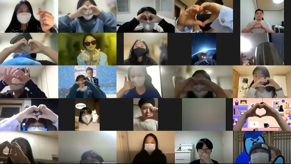 2030새내기 당원분들과 새내기 비대위원장의 첫번째 줌미팅을 마쳤습니다! 
1시간 반동안 여러 당원분들의 목소리를 생생하게 들을 수 있었습니다. 귀하고, 값진 시간이었습니다. 
늦은 시간까지 함께 해주셔서 감사합니다. 
앞으로도 당원분들과 소통할 수 있는 자리 많이 만들도록 하겠습니다.