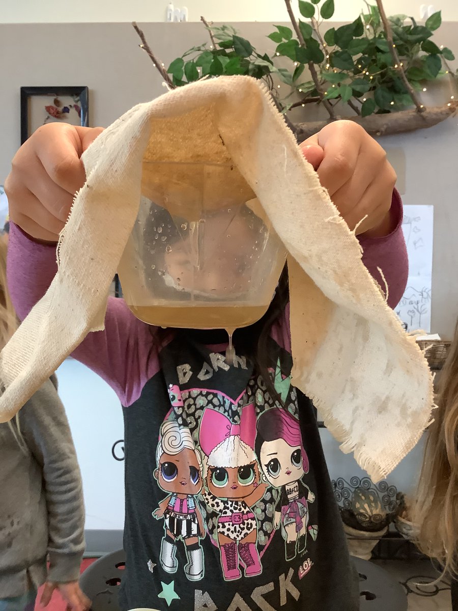 JBrentECE's tweet photo. #WaterInquiry Coffee filters, strainers & fabric.
L: Now it’s working! Look!
C: I’m gonna push the filter in and the dirt will stick to it.
M: If I scoop some out with the filter there, then I’m gonna pour it in the other one with another filter.
E & N: Let’s use 5 filters. https://t.co/0rICOaAqJT