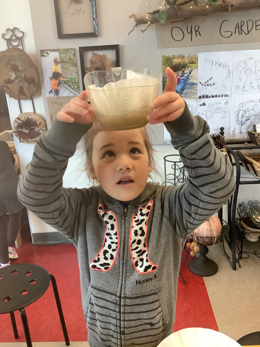 JBrentECE's tweet photo. #WaterInquiry Coffee filters, strainers & fabric.
L: Now it’s working! Look!
C: I’m gonna push the filter in and the dirt will stick to it.
M: If I scoop some out with the filter there, then I’m gonna pour it in the other one with another filter.
E & N: Let’s use 5 filters. https://t.co/0rICOaAqJT