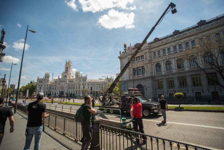 We_Madrid_'s tweet photo. 📢La Junta de Gobierno de @Madrid aprueba nueva convocatoria de ayudas al sector audiovisual.

👉Producción de largos y series, imagen real y animación.
👉Promoción y distribución de largos.

Pronto disponible en Sede Electrónica. #MadridAudiovisual
➡️https://t.co/6HcDNTvMps https://t.co/D8NaXCPDFl