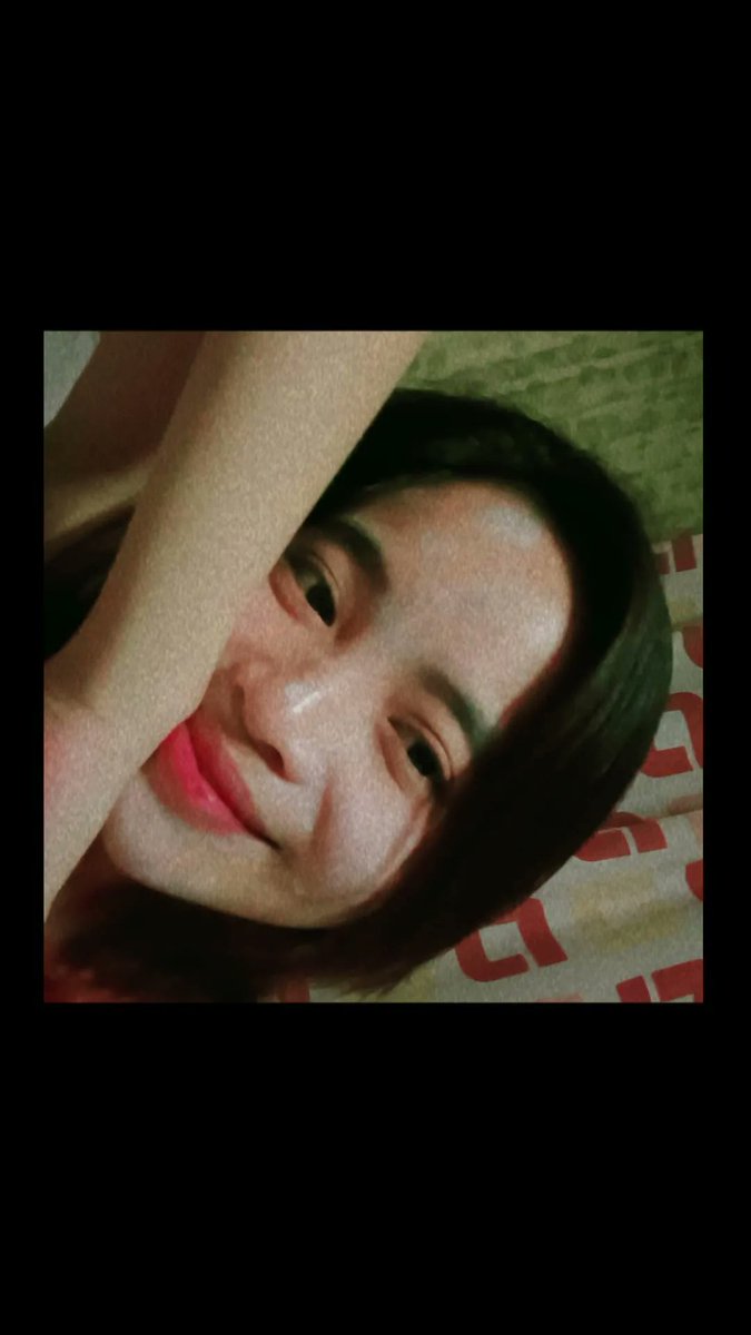 Danighorll's tweet photo. i don't feel pretty anymore hahahaha this is me trying hard hanapin magandang pose sa right side ng mukha ko para diko makitang hindi na sya pantay chzzzz soooo frustrating https://t.co/cIJOcrhfLQ