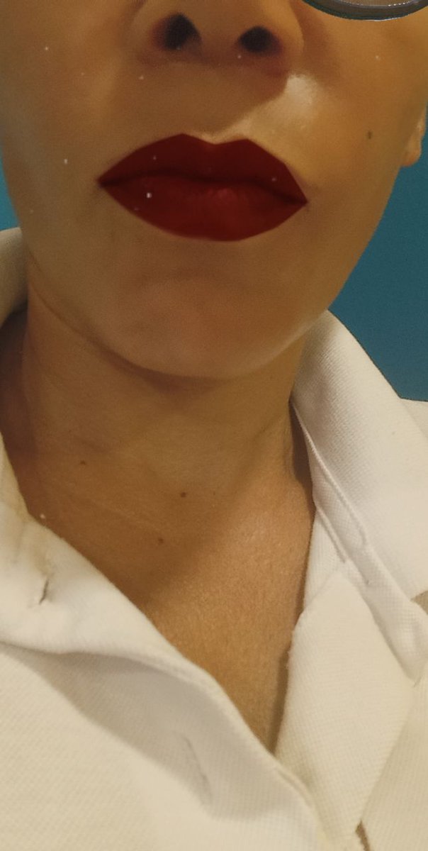 SilvaBhell's tweet image. Amo essa cor de batom 💄 💄 💄